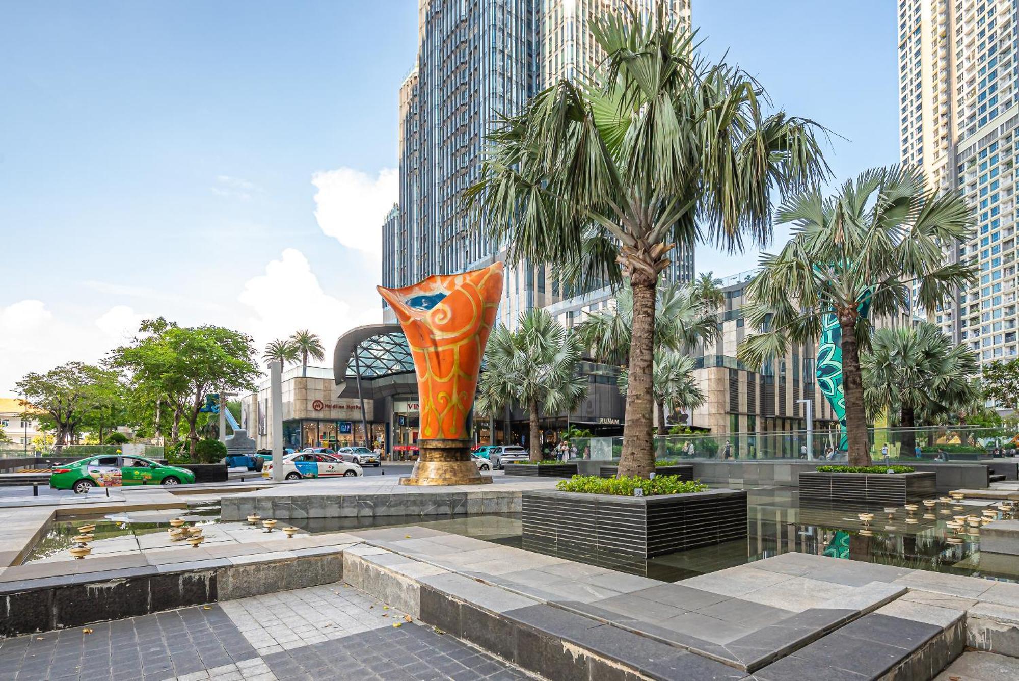 Vinhomes Landmark Condotel Suite Ho Chi Minh City Exterior photo